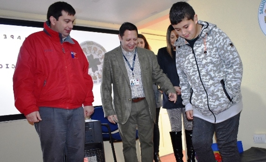 Autoridades junto a las personas que asistieron a la actividad.