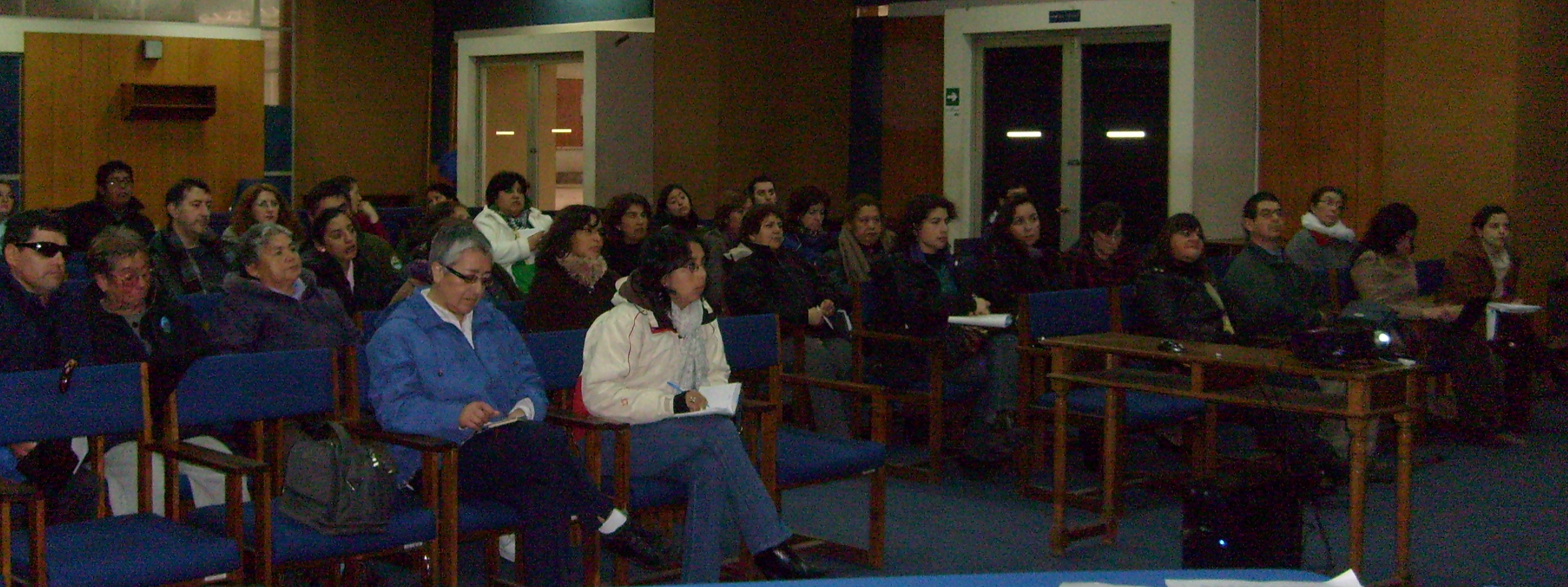 En la fotografía aparecen las personas que asistieron a la jornada de difusión