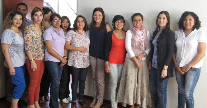 La profesional del Senadis Antofagasta junto a profesionales de la Compin