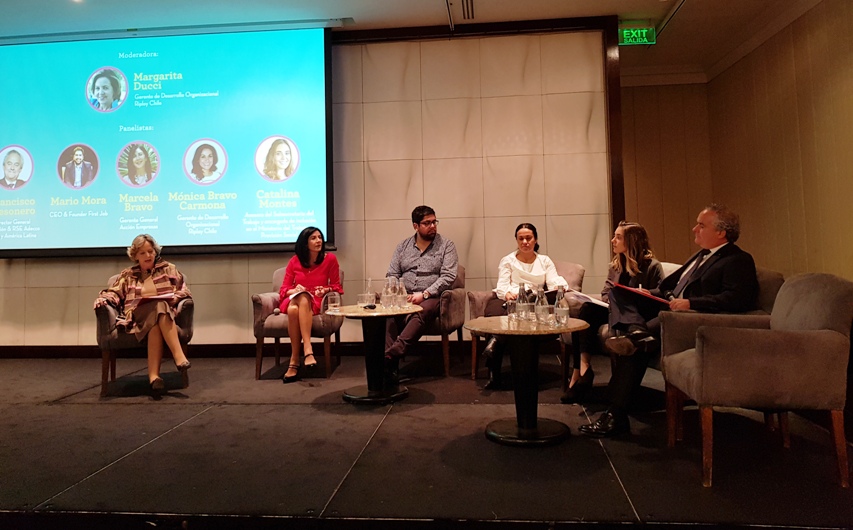 Panel de expertos que analiza los desafíos en materia de inclusión y diversidad.