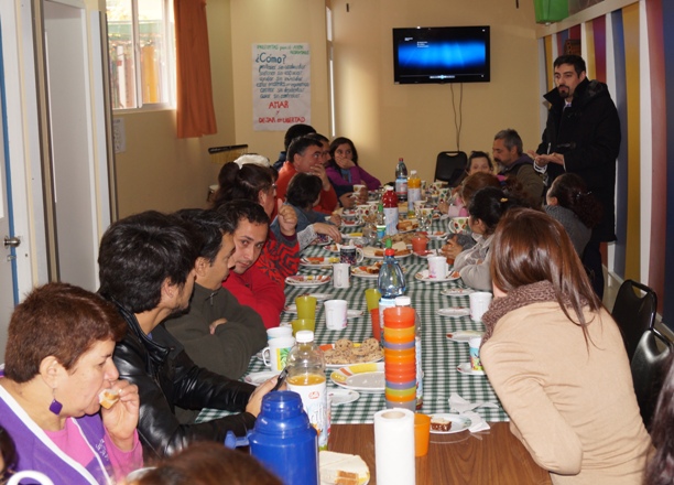 Director Nacional del Senadis en compañía de beneficiarios de Cristo Especial y el equipo profesional.