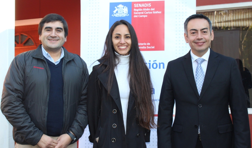 El Seremi de Justicia y DD.HH Eugenio Canales junto a la abagogada Milred Vasquinzay y el Director Regional de Senadis, Marcelo Jelvez.