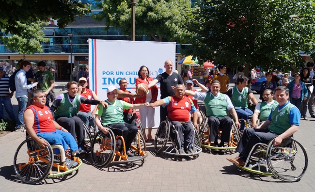 Exhibición de baloncesto inclusivo