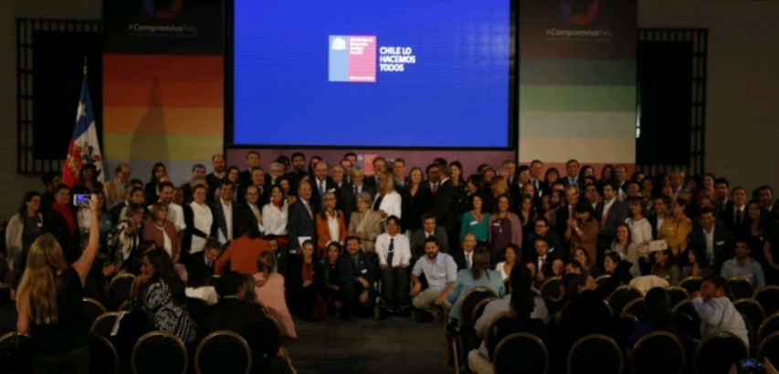 Presidente Piñera recibió los diagnósticos y líneas de acción de Compromiso País para dar soluciones a 16 grupos vulnerables