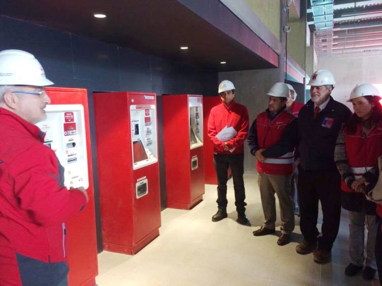Autoridades recorren la futura estación Estadio Nacional del la nueva Línea 6
