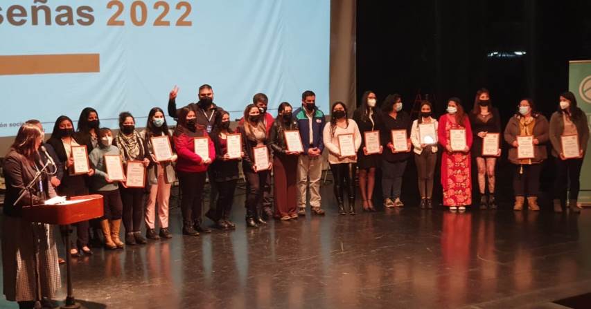 Vecinas y vecinos de Cerro Navia dan vida a la quinta versión del curso de lengua de señas chilena