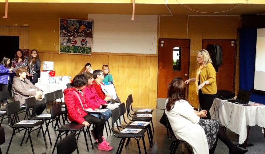 Dirección Regional promueve inclusión social en encuentro con familias del Centro de Capacitación Laboral León Humberto Seguel.