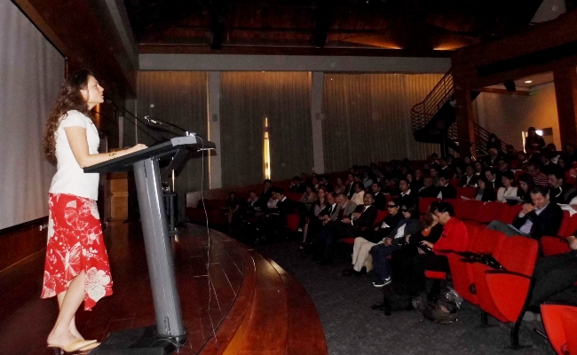 Directora Nacional del  Senadis durante el inicio del Taller de Accesibilidad Web.