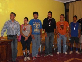 Los integrantes de la Caravana Solidaria Fuerza Sordos con sus medallas