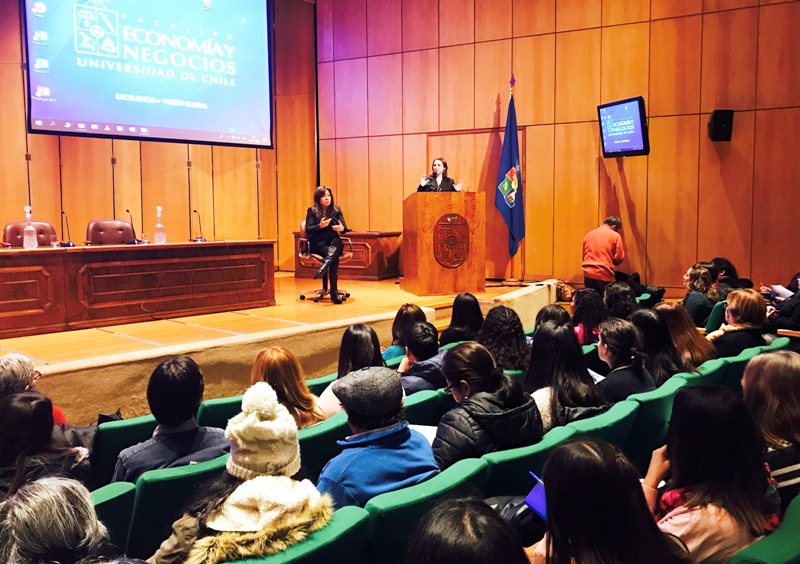 Directora Nacional (S) de SENADIS durante apertura de primera jornada sobre acceso a estudiantes con discapacidad a educación superior.