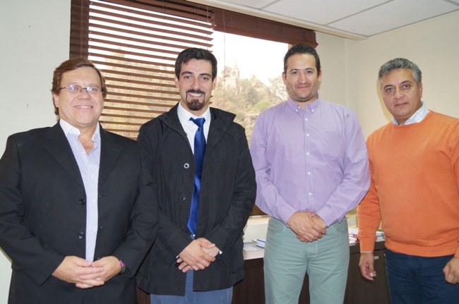 Director Nacional del Senadis y los representantes de la Asoch. 