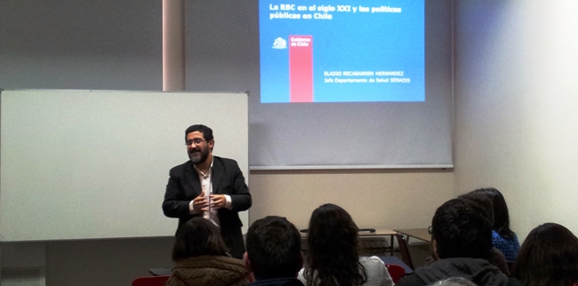 Eladio Recabarren realizó la charla inaugural