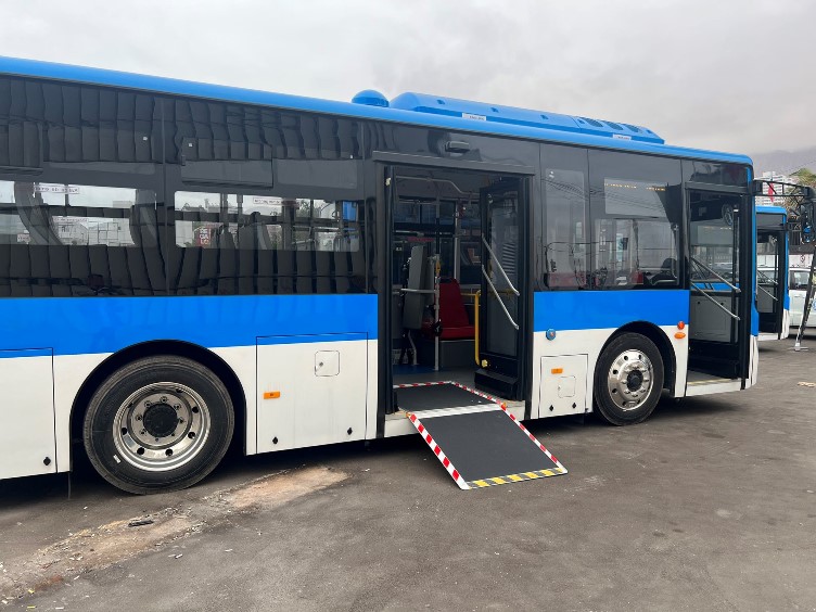 Presentan 22 nuevos buses con estándar Red que estarán operativos en Iquique y Alto Hospicio