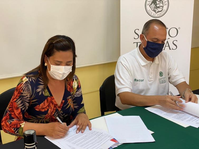 SENADIS e Instituciones Santo Tomás firman convenio para potenciar la inclusión de personas con discapacidad en Atacama