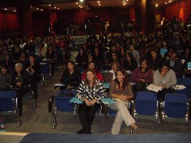 La Coordinadora de Senadis en la región, Ximena Arancibia junto a la profesional Jocelyn Franco.