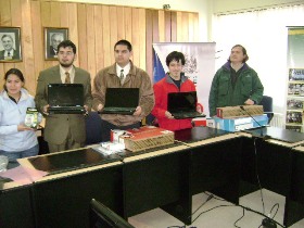 Los alumnos con discapacidad de la Universidad de Magallanes reciben los recursos financiados por Senadis.