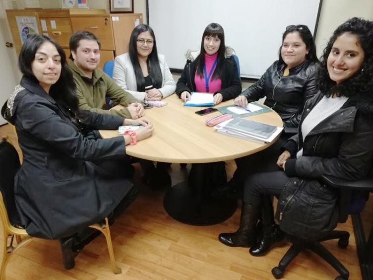 Profesionales de la Dirección Regional de Senadis junto a los profesionales del Municipio de Lebu.