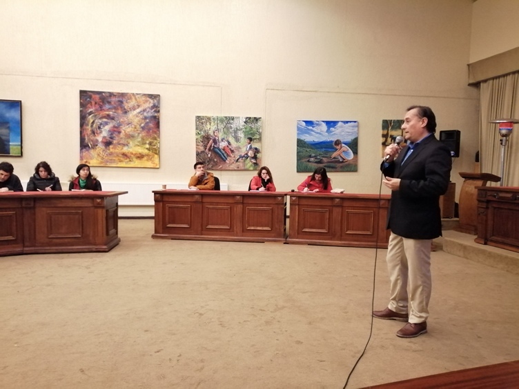 Director Regional de Senadis, Mario Oyarzún, entrega un saludo en la jornada.