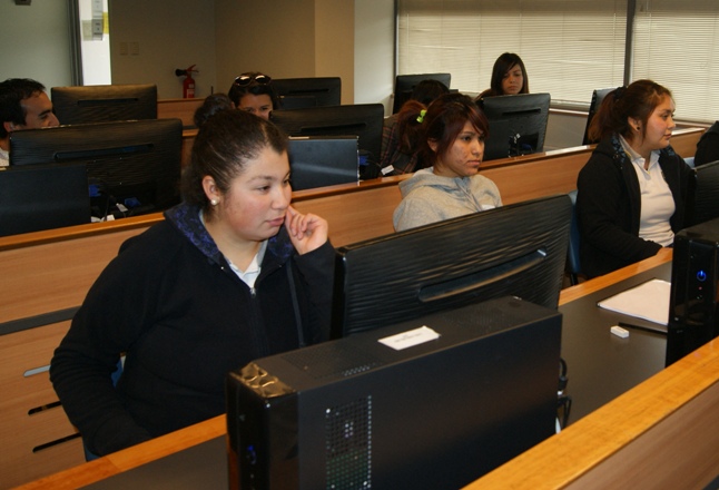 Jóvenes estudiantes
