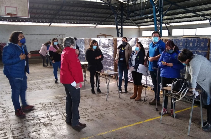 SENADIS Valparaíso lidera entrega de Alimentos para Chile en la región.