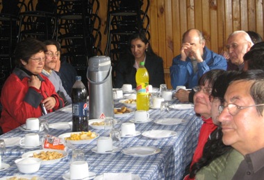 La profesional de apoyo del SENADIS junto a integrantes de las organizaciones.