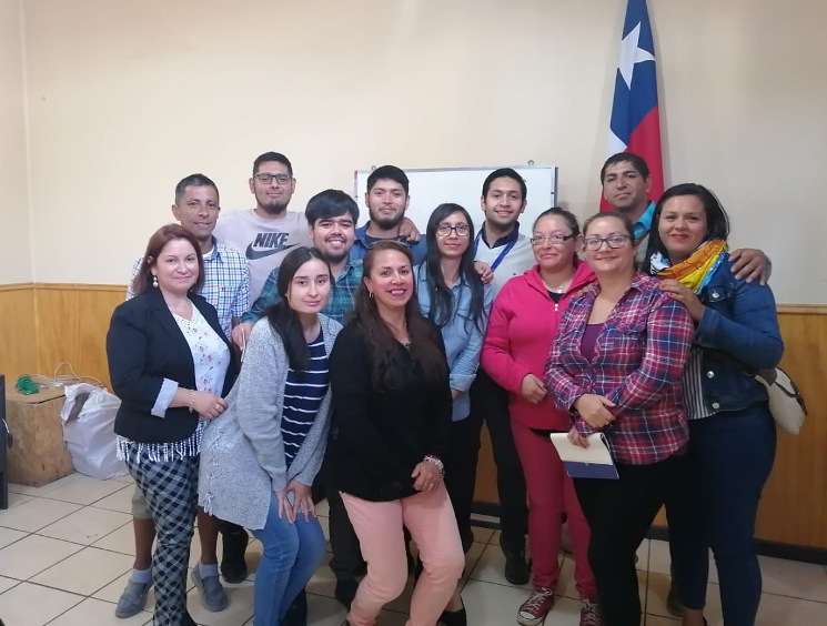 Personas con discapacidad auditiva que participan del curso de manejo en la Escuela de Conductores Belfer.