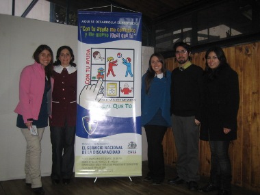 Equipo de profesionales que trabaja en el proyecto ejecutado en la Escuela Especial de Curicó y que cuenta con financiamiento del SENADIS.