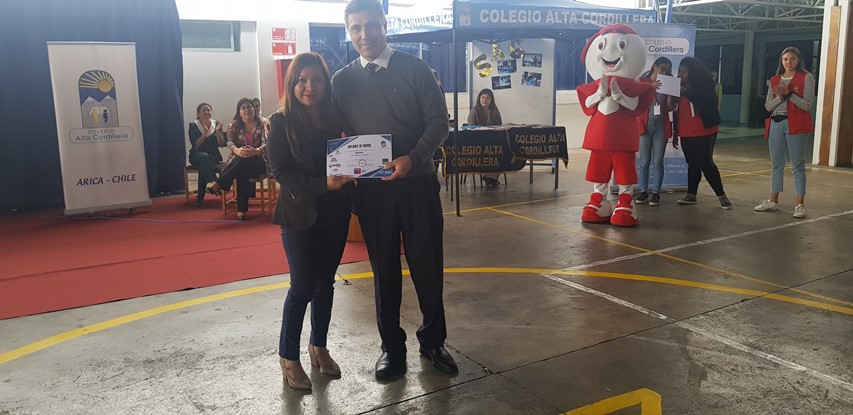 SENADIS Arica participa en Feria informativa de servicios públicos y privados en el Colegio Alta Cordillera