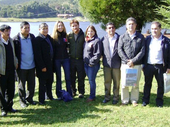 Autoridades regionales en el lanzamiento del manual