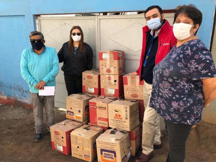 SENADIS en conjunto con Minera Spence entregan donación en alimentos a agrupación de personas con discapacidad visual