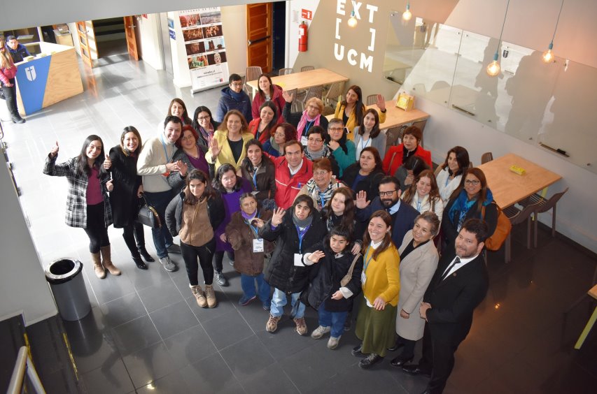 Directora Nacional junto a los asistentes al lanzamiento de PaísDI.