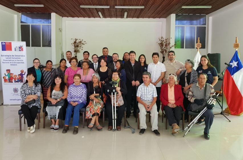 Director Nacional durante su visita a Pozo Almonte.