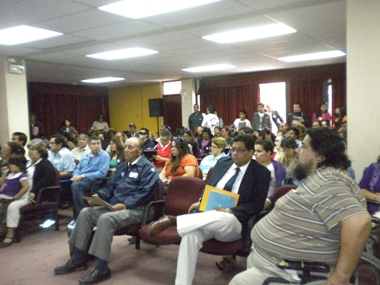 El público asistente al lanzamiento del Primer Concurso Nacional de Proyectos 2011 del Senadis en la ciudad de Iquique.