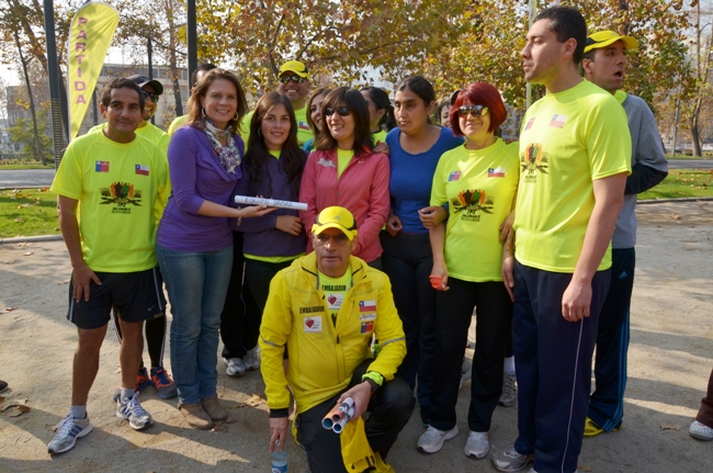 Directora Nacional del Senadis junto a parte del equipo de IPS Saludable. 