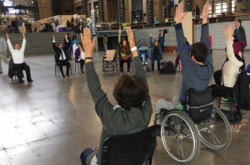 Director Nacional de SENADIS participa en inauguración de ExpoYoga