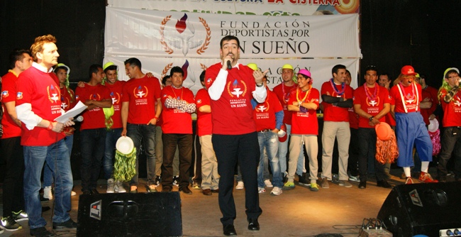 Director Nacional de Senadis da un saludo a los niños en la actividad