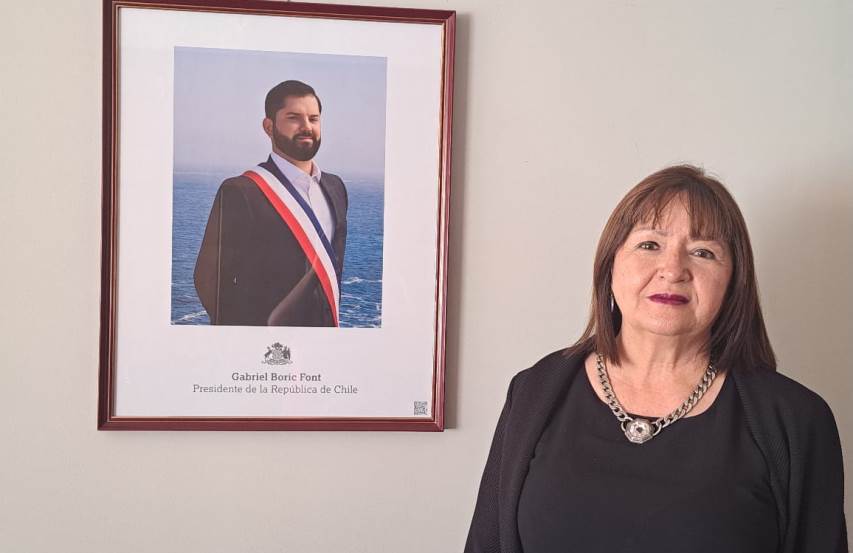 Lilian Rojas, Directora Regional del Senadis Arica y Parinacota, en oficina institucional.