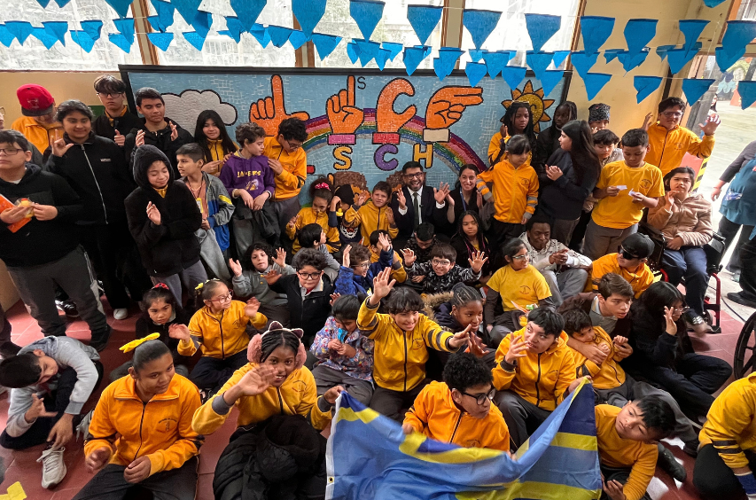 Senadis conmemora el Día Internacional de las Lenguas de Señas