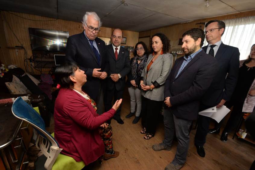 Autoridades junto a las personas que asistieron a la actividad.