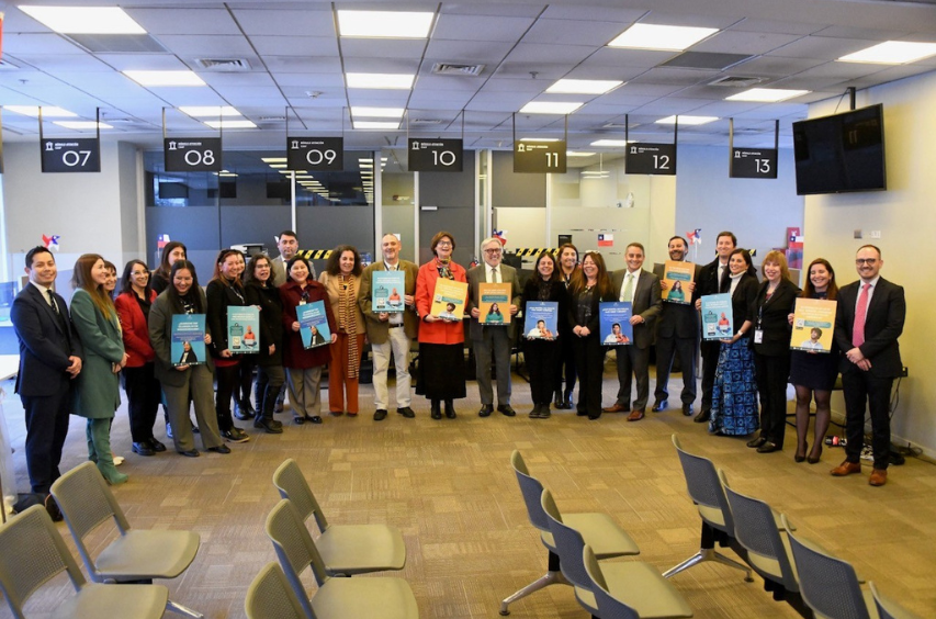 Fotografía grupal ceremonia sistema de traducción en línea del Poder Judicial