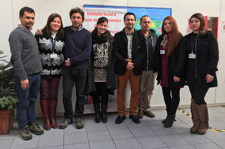Subdirectora Nacional junto a los ejecutores del proyecto.