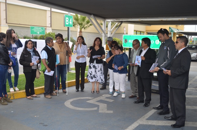 Directora Regional durante la actividad.