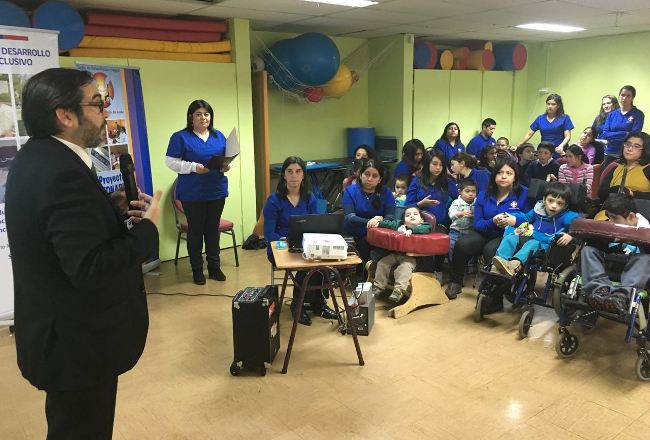 Director Nacional en su visita a la Corporación Educacional Club de Leones Coyhaique.