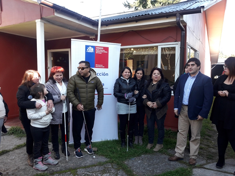 Autoridades junto a representantes de organizaciones sociales que participaron en el lanzamiento de FONAPI.