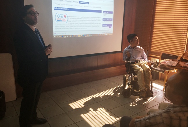 Director Nacional del Senadis junto a Horacio Contreras, consultor del proyecto. 