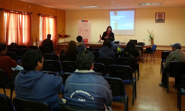 Directora Regional realiza capacitación