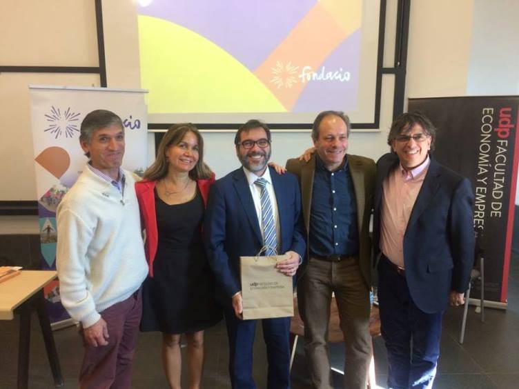 Director e integrantes de FONDACIO en actividad