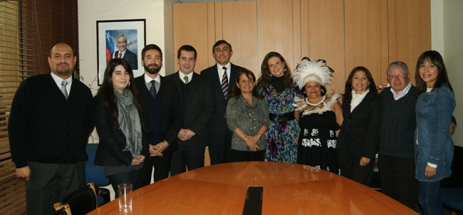 Directora Nacional del Senadis junto a los participantes al término de la reunión.