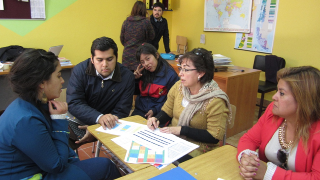 Equipo de Profesional PIEC Comunal y de Apoyo Proyecto Senadis, junto a la Directora Regional de Senadis, Rossana Díaz