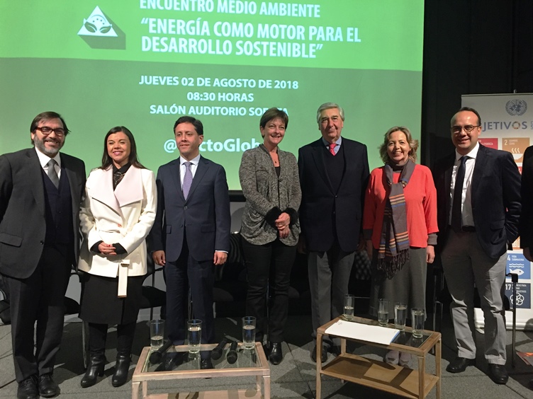 Director Nacional e invitados al encuentro sobre la Ley de Inclusión Laboral